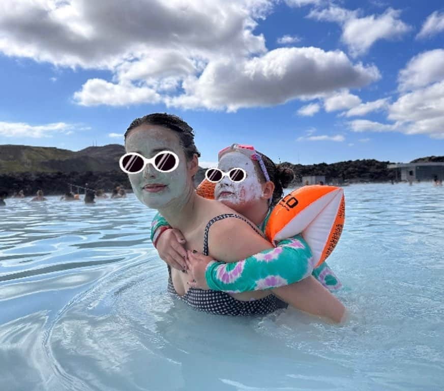 メーガン・ブーンのインスタグラム：「There is nothing in this world I’ve enjoyed more than soaking in the run off of this Icelandic power plant (generally portrayed on Instagram like picture 3). #geothermal #bluelagoon #cleanenergy」