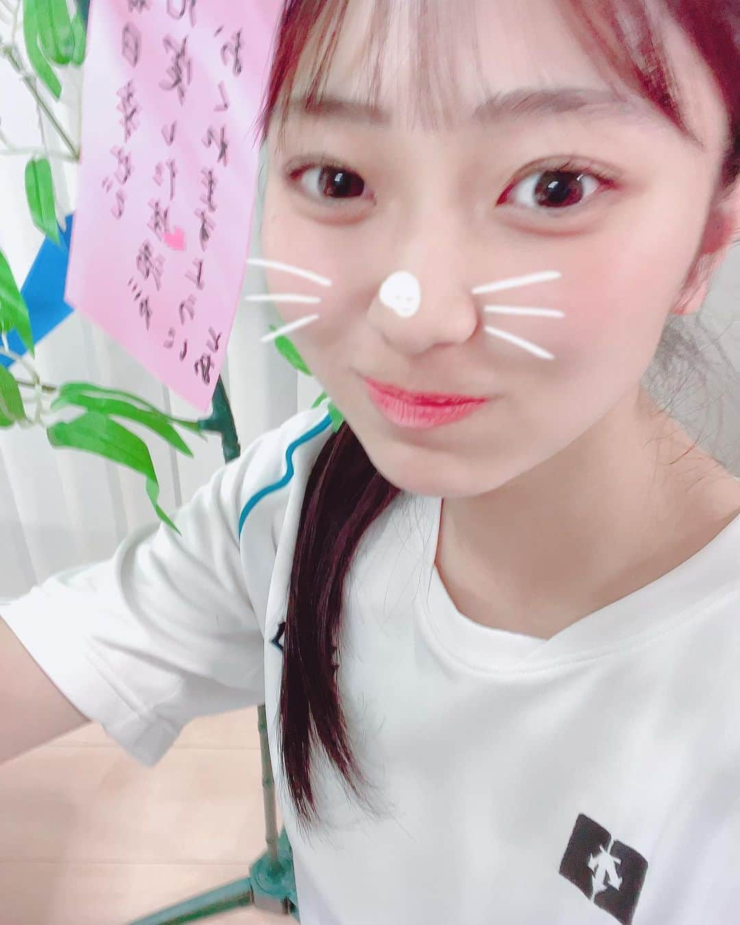 山口永愛のインスタグラム：「今日は七夕ーーーー！！🎋⭐️  とあは「毎日幸せで充実した生活がおくれますように」って お願いした🙌🏻  みんなのおかげでとあは毎日幸せです♡ ありがとう🫶🏻🫶🏻🫶🏻 今年もいっぱい楽しむ！がんばる！！  たくさんの人がとあのことを見て元気に笑顔になれますように💖  なんか七夕ってロマンチックですち。  みんなはどんなお願い事したのー😙 おしえて！！！！！！   #今日好き  #今日好きになりました  #チュンムン編  #山口永愛  #とあ  #七夕  #短冊」