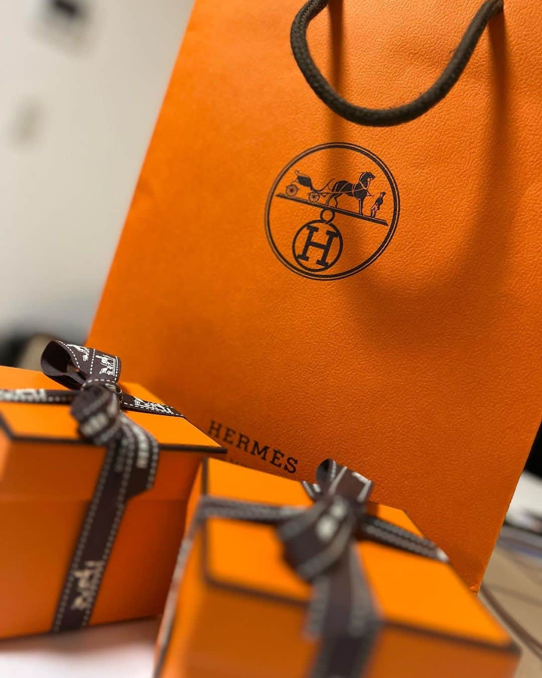 黒咲ななさんのインスタグラム写真 - (黒咲ななInstagram)「. . 💍🤍✨ . . #HERMES」7月7日 22時22分 - kurosaki_nana