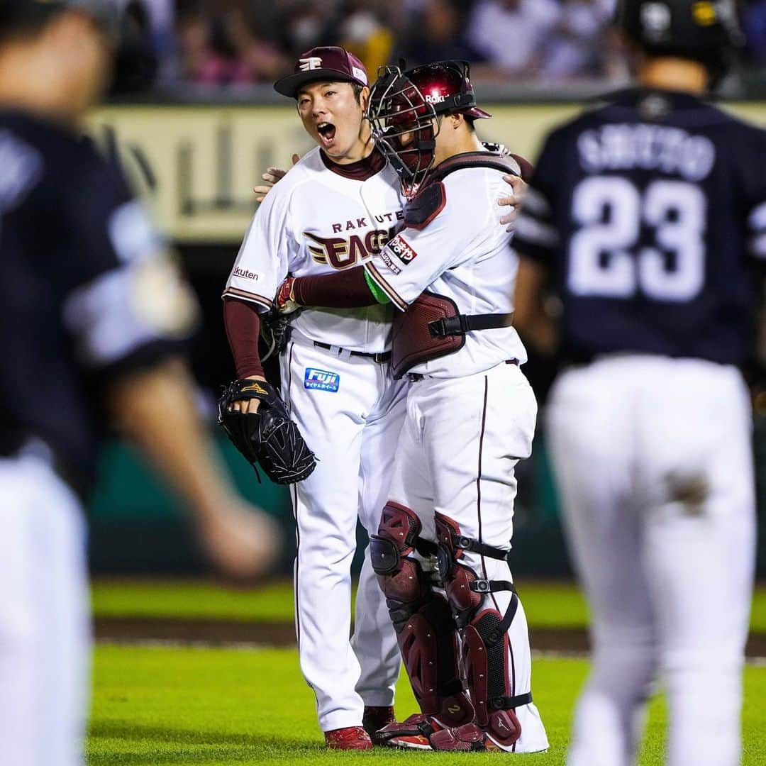 東北楽天ゴールデンイーグルスさんのインスタグラム写真 - (東北楽天ゴールデンイーグルスInstagram)「⚾️  ⚾️E 6-5 H⚾️ 初回に5点を奪うと相手の追い上げを振り切り3連勝‼️‼️‼️ フランコ選手が初回に先制タイムリーと3回に6号ソロ💥💥 伊藤裕季也選手も初回に大きな追加点となる4号3ラン🔥 浅村選手が2安打✌🏼辰己選手が1打点✨西川選手は3ベース🦅 投げては則本選手が5回まで1失点の好投も6回に捕まる。 1点差の7回は渡辺翔太選手、8回は宋選手が三者凡退👏🏼👏🏼 9回は松井裕樹選手がノーアウトで得点圏にランナーを 背負ってしまうも後続を断ち切って18セーブ目‼️  #鷲が掴む #rakuteneagles #マイケルフランコ #伊藤裕季也 #則本昂大 #西川遥輝 #渡辺翔太 #宋家豪  #松井裕樹 #太田光 #浅村栄斗」7月7日 22時24分 - rakuten_eagles