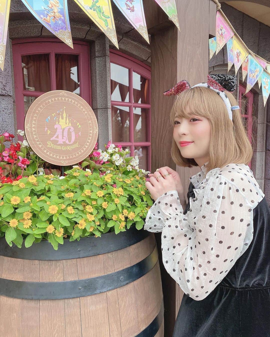 亀田ゆかりのインスタグラム：「. . ショートカット飽きた🤍 . . #ディズニーランド」