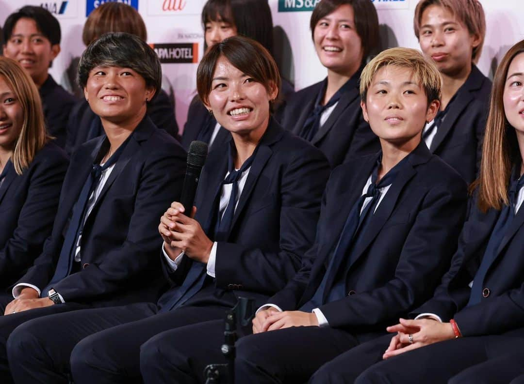 熊谷紗希さんのインスタグラム写真 - (熊谷紗希Instagram)「W杯の壮行会をして頂きました🙏🏻 皆様の応援をパワーに変えて、チーム一丸となってW杯で全力を尽くしてきます🔥💪🏻 @japan_leaders の皆さまも圧巻のパフォーマンス本当にありがとうございました😍🙏🏻 #新しい学校のリーダーズ 大好きな先輩たちにも会えて幸せな時間でした❤️ #感謝 #なでしこジャパン」7月7日 22時48分 - kumagai1017