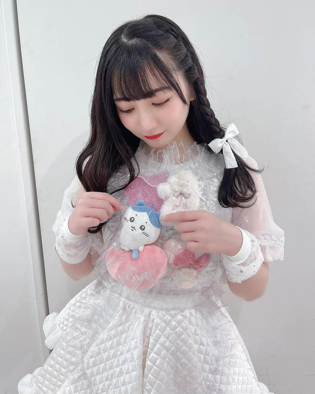 高橋希良のインスタグラム：「. ハチワレさんをとじこめた❕ˆo̴̶̷̤ ̀ ̫ ́o̴̶̷̤ ˆ」
