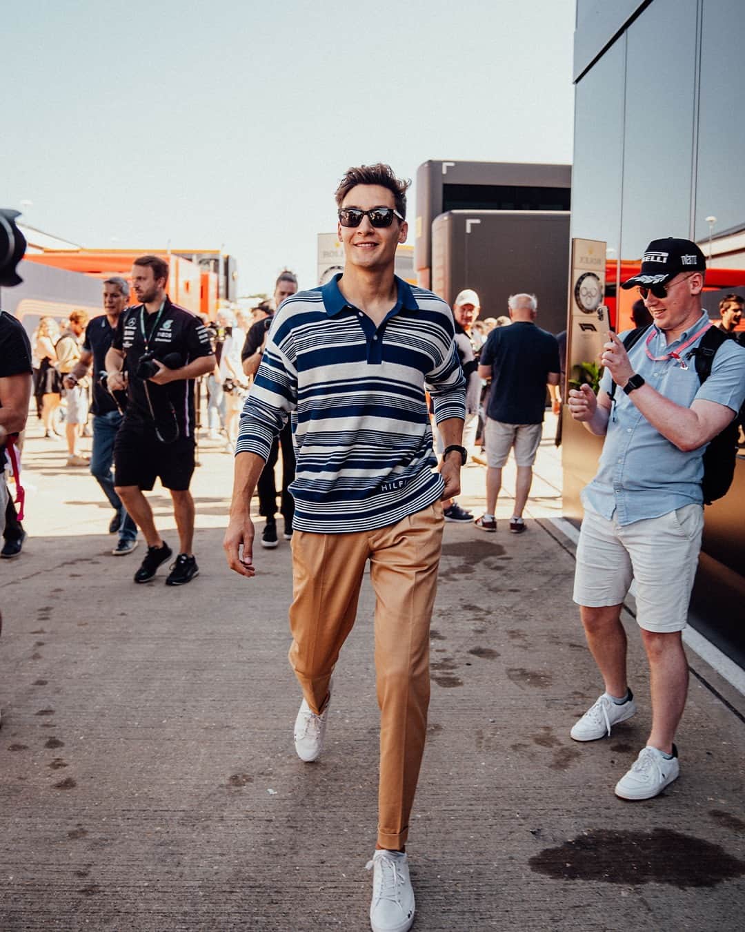 Tommy Hilfigerさんのインスタグラム写真 - (Tommy HilfigerInstagram)「@georgerussell63 turning up in full #TommyHilfiger for practice today at the #BritishGP. @mercedesamgf1 #F1」7月7日 23時00分 - tommyhilfiger
