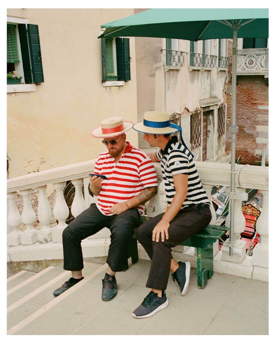 ライカさんのインスタグラム写真 - (ライカInstagram)「Ah, Venice  Whether it's Gondola or Gucci stripes, they are are everywhere in Venice!  📷:@audinga.d #LeicaCamera #Leica #🔴📷」7月7日 23時00分 - leica_camera