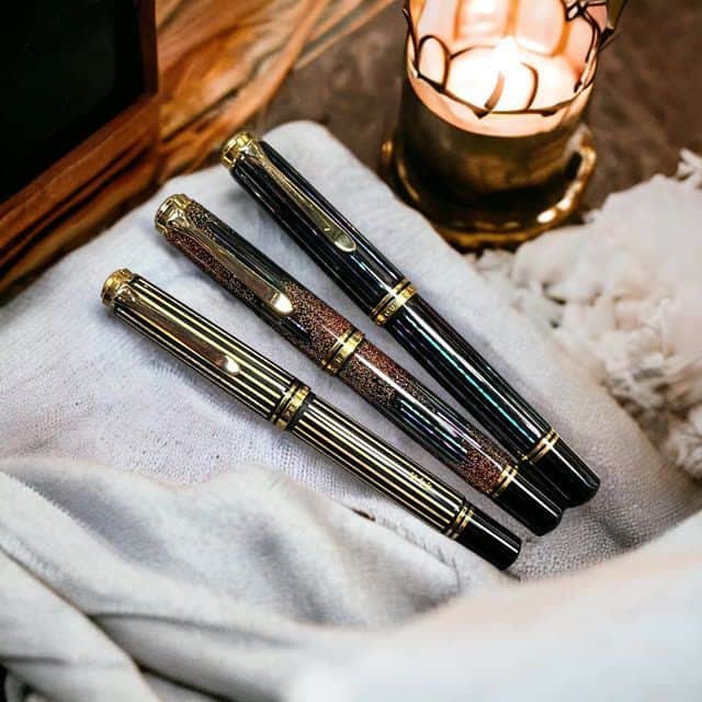 のインスタグラム：「Wow, @penultimatedave showing off his Raden collection!  🖋️ Pelikan M800 Raden Royal Gold 🖋️ Pelikan M1000 Raden Starlight 🖋️ Pelikan M1000 Raden Sunlight  We truly do have the best #PelikanPassionCommunity! 😉」
