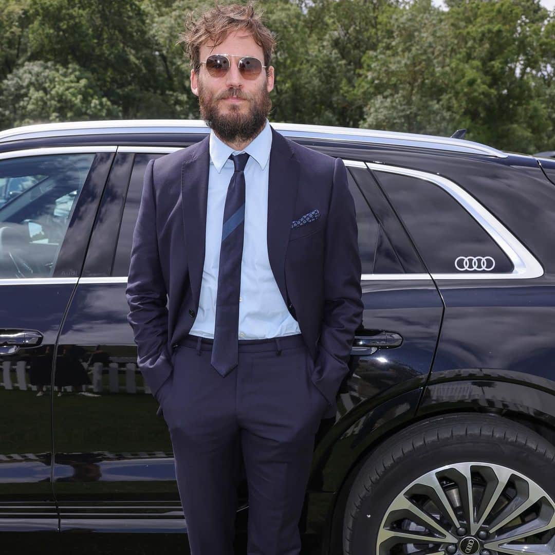 サム・クラフリンのインスタグラム：「Audi ambassador and actor Sam Claflin joined the brand with the four rings at the Royal Charity Polo Cup, which raised £1 million for good causes supported by Their Royal Highnesses The Prince and Princess of Wales  #Audi #AudiAmbassador #AudiXRoyalPolo #AudiSport #RoyalPolo」