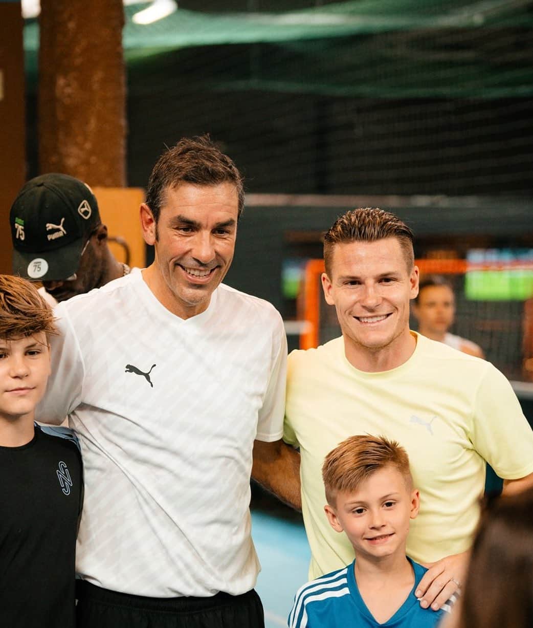 ロベール・ピレスのインスタグラム：「La transmission sur et en dehors du terrain ! ⚽🧠  Un plaisir d'avoir pris part à cette troisième édition du #PUMAFAMCAMP 🐾  @pumafrance @pumafootball #ForeverFaster」