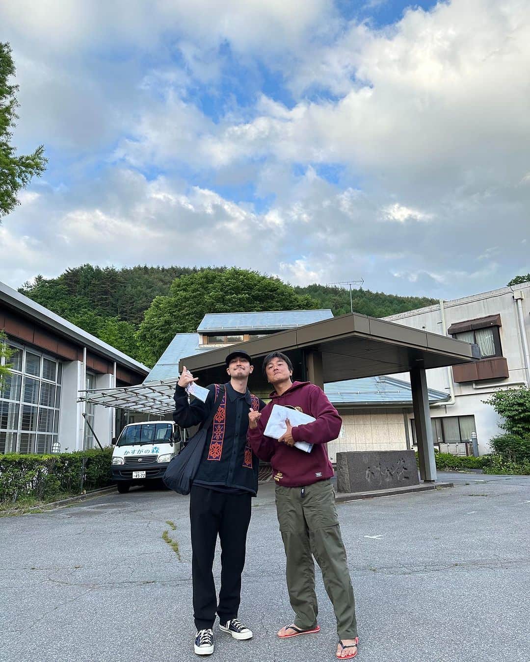 バーンズ勇気さんのインスタグラム写真 - (バーンズ勇気Instagram)「映画ハオトの撮影現場にて  龍二さんにおすすめの温泉連れてってもらいました。  本当に最高すぎました。ありがとうございました。  #羽音#ハオト」7月7日 23時32分 - yuukibyrnes_official