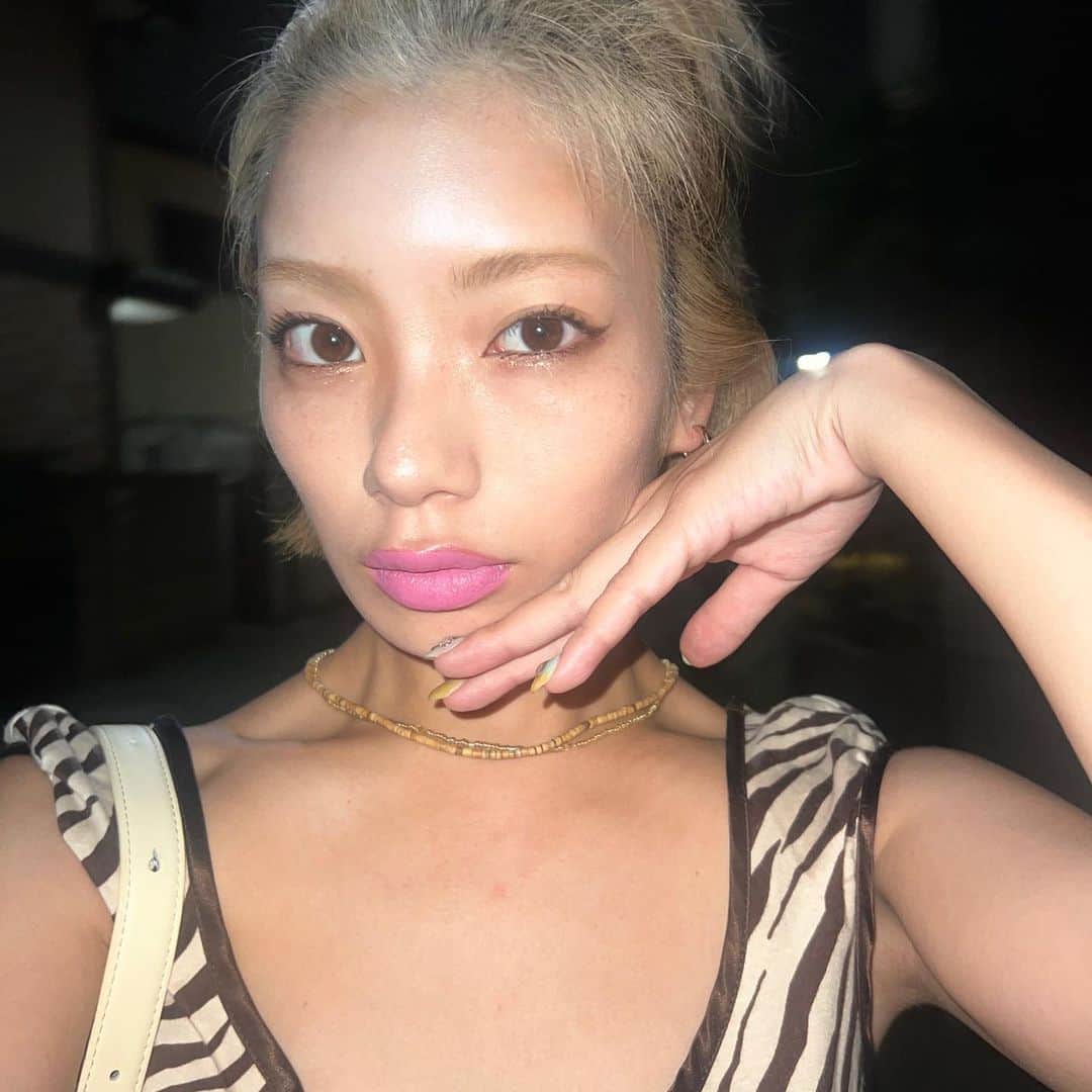 矢部ユウナのインスタグラム：「夜仕様🪸🪩🪱🎧 let's go DUO !!!!!!」