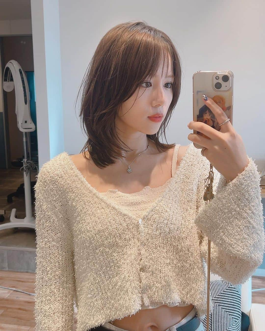 原望奈美さんのインスタグラム写真 - (原望奈美Instagram)「#hairsaloncalm #恵比寿 ♡ ⁣ ⁣エクステ卒業して #レイヤーカット #2wayバング #バイオレットカラー #アッシュブラウン にしてもらいました💇‍♀️✨ ⁣ ⁣ ⁣ ⁣☑️Hair salon CALM 東京都目黒区三田2-3-20伊藤ビル1F #stylist : Yamada  ⁣ ⁣ ⁣#ミディアムヘアアレンジ #恵比寿ヘアサロン #東京ヘアサロン #エクステ卒業 #ファッション #ヘアメイク #スタイリスト #hairfashion #haircut #hiarcolor #헤어디자이너 #헤어스타일 #헤어메이크업 #거울샷 #거울샷그램 #일상그램 #오오티디룩  ⁣ ⁣ ⁣ ⁣ ⁣ ⁣ ⁣ ⁣ ⁣ ⁣ ⁣ ⁣ ⁣」7月7日 23時29分 - vo_nozomi