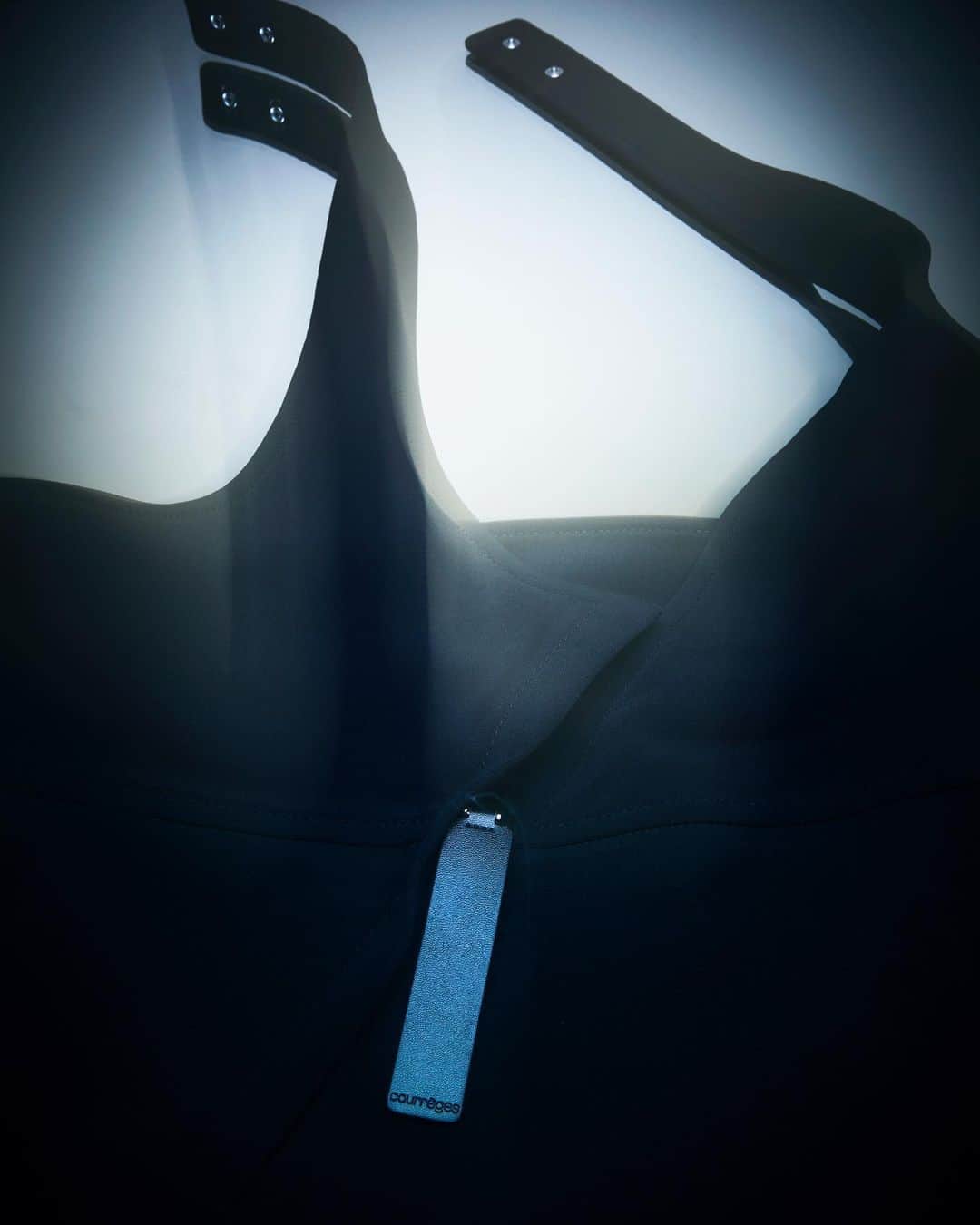 エルエヌシーシーのインスタグラム：「Courrèges diving pants  Shop now on LN-CC」