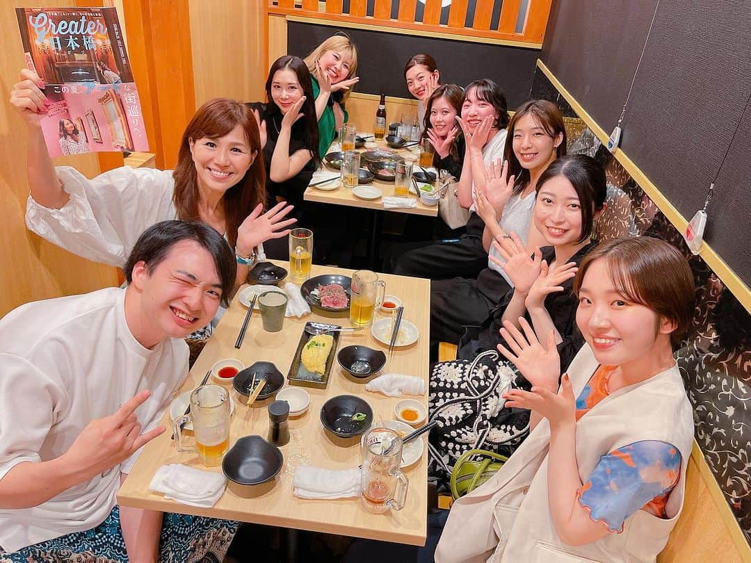 重太みゆきさんのインスタグラム写真 - (重太みゆきInstagram)「2年前に飲食を共にできず、 卒業を祝う会を出来なかった、 MYK9期生と今夜はパーッと出来ました❣️  みんな仕事が好き💓だとか、 まだまだ未熟で失敗はするけれど、 必ず一人前になると目を輝かせて 話してくれました⭐️  キラキラしてたなぁ🤩  卒業生たちの夢が現実となり、 誇らしい姿をみると、 良い仕事させていただいているなぁと 幸せを感じます💓 みんな、ありがとう！！！ 嬉しかったーーー🥰  @mykpride  #重田みゆきゼミナール  #myk9期生  #MYK #卒業生とご飯  #美有姫」7月7日 23時59分 - shigetamiyuki