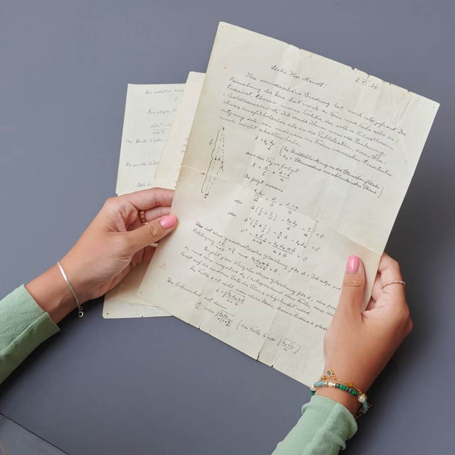 のインスタグラム：「This autograph letter signed by Albert Einstein features detailed calculations relating to the gravitational deflection of light, and is arguably Einstein's most substantial statement on the subject of gravitational lensing.⠀ ⠀ The letter is addressed to Rudi W. Mandl, a Czech immigrant who was working as a busboy and restaurant dishwasher when he contacted Einstein to urge him to take more seriously the theoretical possibilities of gravitational lensing– something which is today fundamental to scientific efforts to understand the earliest epochs of the universe.⠀ ⠀ Albert Einstein (1879-1955), 'Autograph letter signed ('A. Einstein') to [Rudi W.] Mandl, [Princeton], 2 June 1936'. Estimate: £50,000 – £80,000.⠀⠀⠀ ⠀ 📍Valuable Books and Manuscripts: 12 July | London.⠀⠀⠀ ⠀ #ClassicWeek #ValuableBooks #AlbertEinstein」