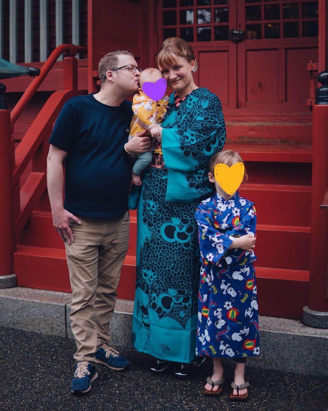 Anji SALZさんのインスタグラム写真 - (Anji SALZInstagram)「My first kimono tour since having baby 👶🏻 #2 was with another family of four 🤩🥰💕 Although a little hectic with the kids and the weather - we managed to get some nice snaps of @jaclyn_online and her family 💕 Thank you for trusting me and it was fun to do this with a bunch of kids 😂🙈  この間のファミリー着物ツアー 子供と電気の影響でかなりバタバタしたけど、なんとなく楽しんだり、写真も撮れた😂😂  #salztokyo #kimonotour #kimonorental #kimonophotoshoot #familyphotography #tokyo #japan #kimonostyle #familytourtokyo #tokyofamilyphotographer #和装 #着物 #着物コーディネート #着物ツアー #着物スタイリスト #東京着物レンタル #着物撮影 #ファミリーフォト」7月7日 23時56分 - salztokyo