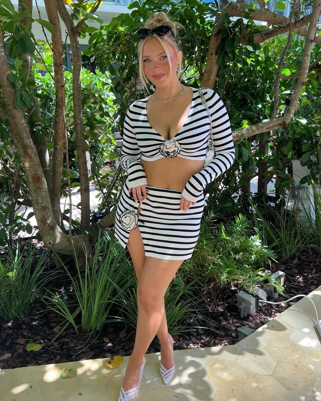Sports Illustrated Swimsuitさんのインスタグラム写真 - (Sports Illustrated SwimsuitInstagram)「Brunch and boss babes? Talk about our ideal morning! 💕  Our SI Swimsuit models are kicking off runway day by attending a brunch panel featuring some amazing female founders and entrepreneurs including our very own 2023 Rookie @justtnic as they share their personal journeys of building their own brands.  Follow along all day to stay up on all things happening at #MiamiSwimWeek 👙」7月8日 0時22分 - si_swimsuit