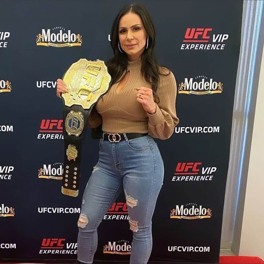 Kendra Lustさんのインスタグラム写真 - (Kendra LustInstagram)「It’s #international #fightweek who do u got ? #ufc290 #ufc」7月8日 0時27分 - kendralust