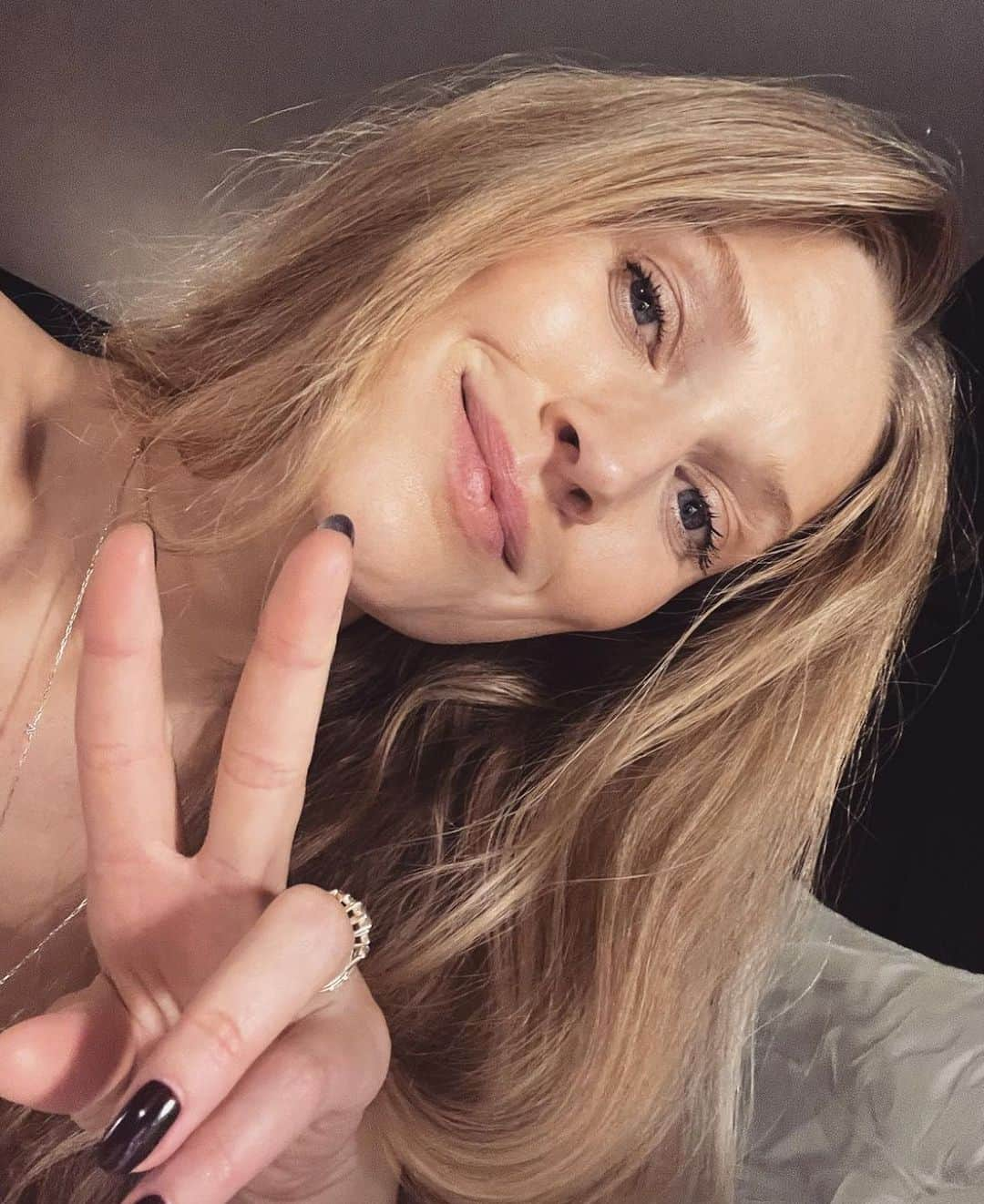 ELLE Germanyさんのインスタグラム写真 - (ELLE GermanyInstagram)「Happy Birthday, Toni Garrn! Das deutsche Model wird heute 31 Jahre alt. 🤍  Credit: @tonigarrn #tonigarrn #model」7月8日 0時28分 - ellegermany