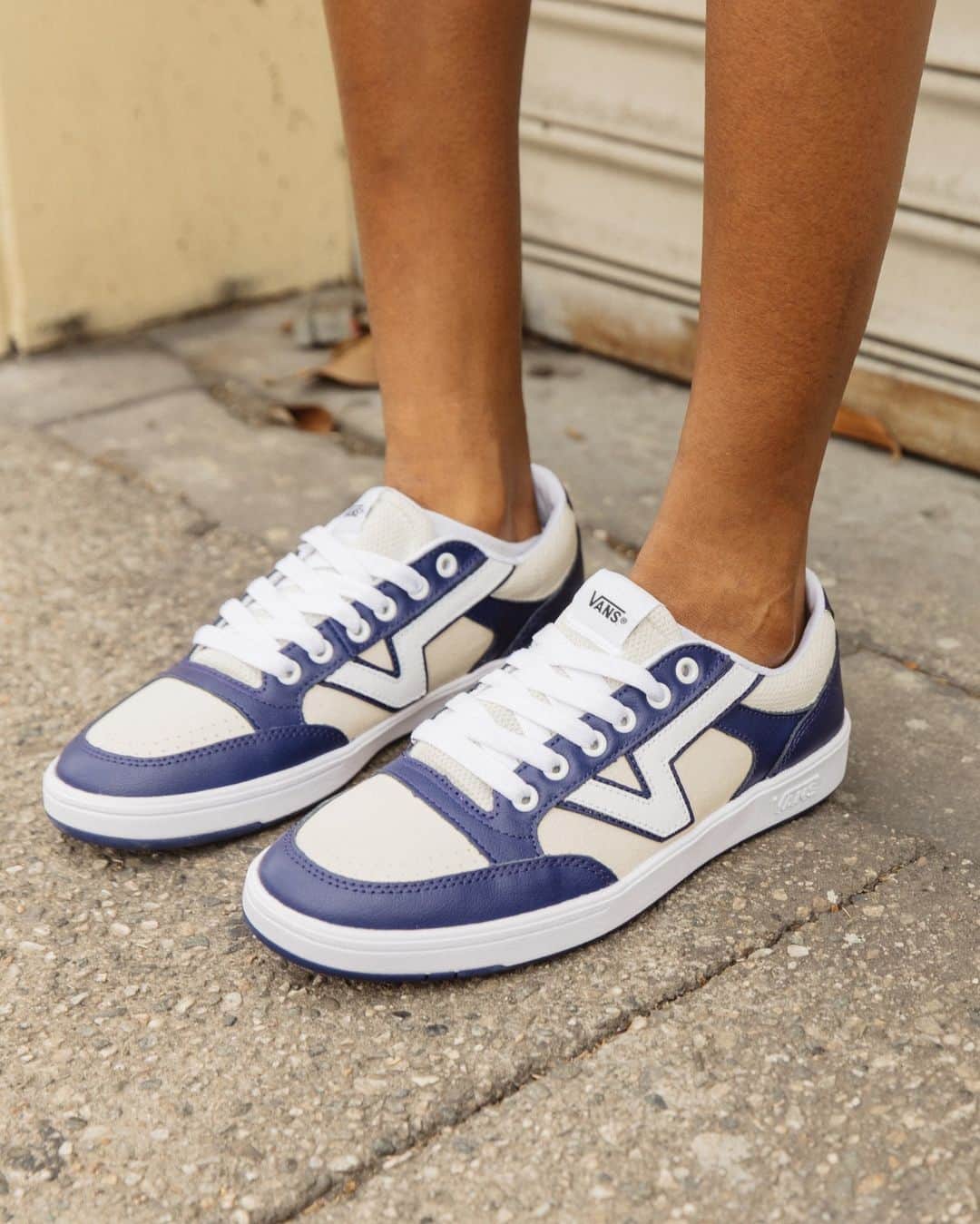vans girlsのインスタグラム：「We're here for these summer blues.💙 The Lowland CC is available now in new colors at the link in bio.」