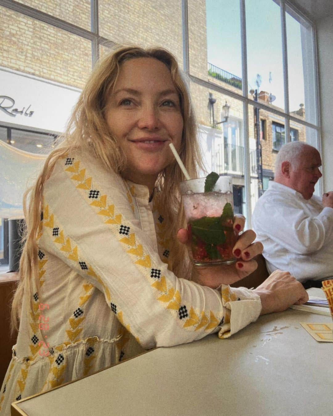 ケイト・ハドソンさんのインスタグラム写真 - (ケイト・ハドソンInstagram)「England lately 🇬🇧 #homeawayfromhome」7月8日 0時55分 - katehudson