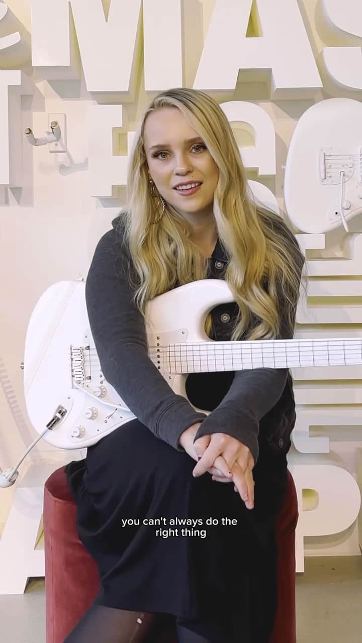 Fender Guitarのインスタグラム：「Did you know that Fender Next artist @ceciliacastleman is also an avid painter? Get to know her better and share your own hidden talents in the comments!」