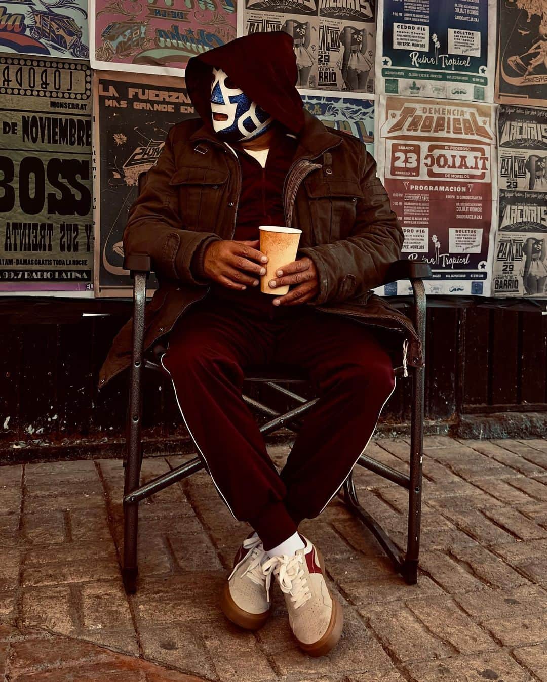 appleさんのインスタグラム写真 - (appleInstagram)「Commissioned by Apple. As Dr. Wagner himself would say, “luchadores are people of flesh and blood."   "Shooting these day-to-day images of luchadores allowed us to focus on them, on the real-life people who wrestle with the mask on at all times." #ShotoniPhone」7月8日 1時03分 - apple