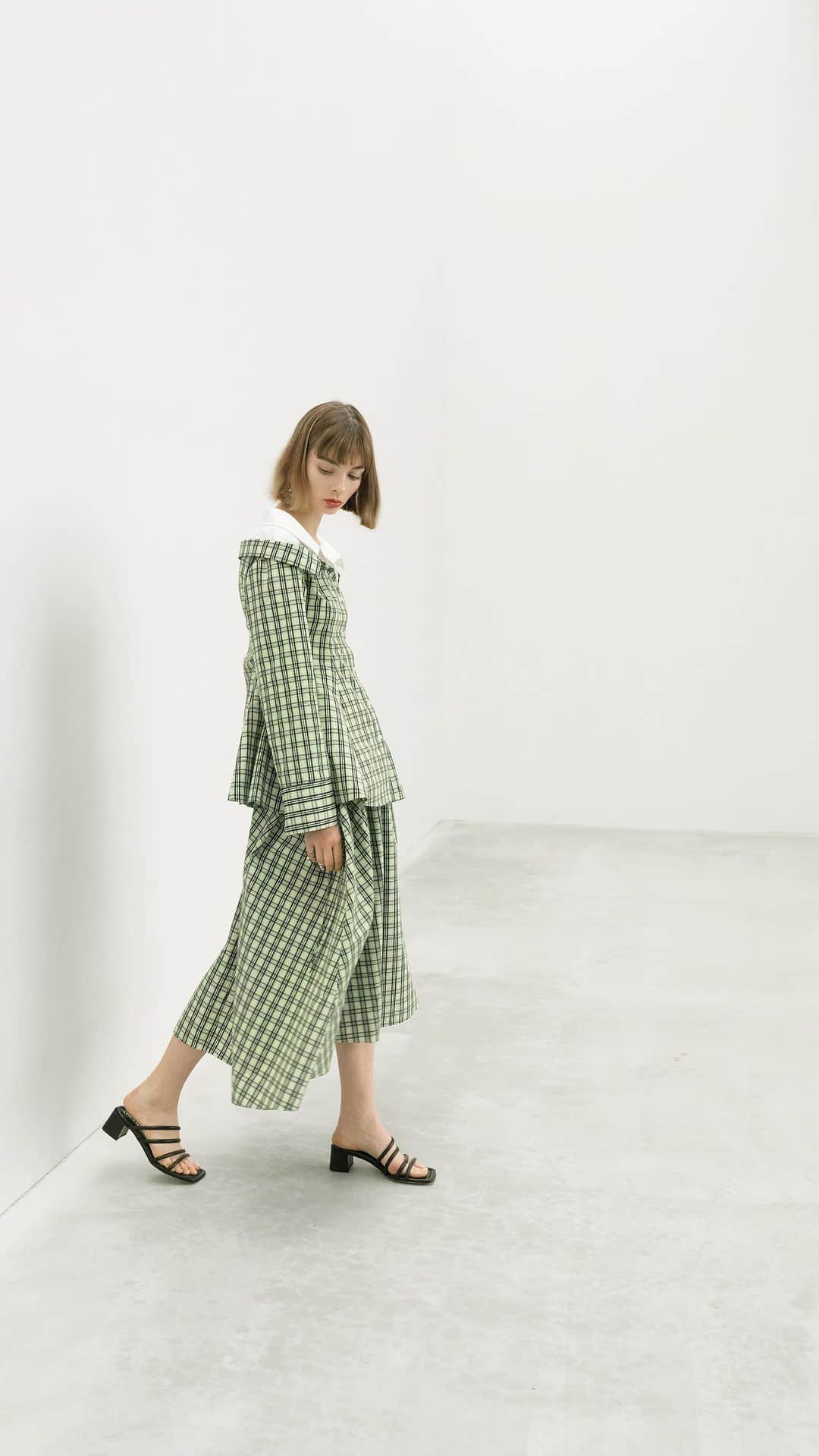 アディアムのインスタグラム：「#ADEAM Pre-Fall 2023 Collection. A range of classic silhouettes reimagined with a fresh sense of sportiness.」