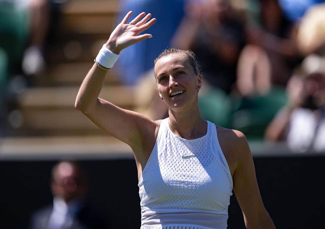 のインスタグラム：「See you tomorrow in round three 😀💚💜  @wimbledon」