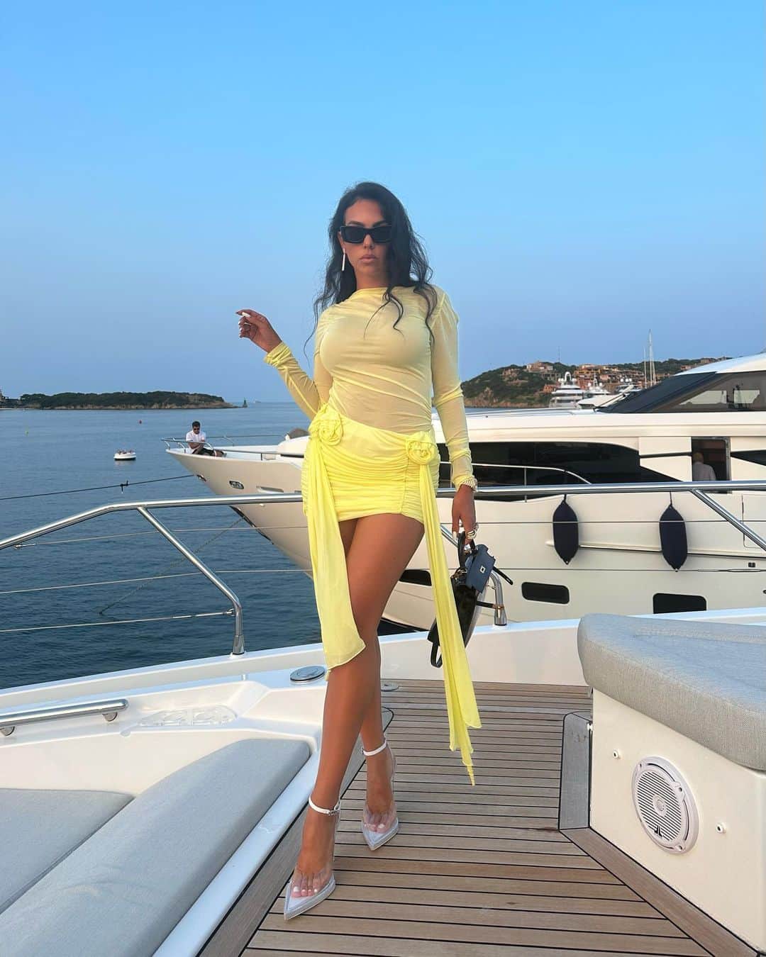 のインスタグラム：「💛」