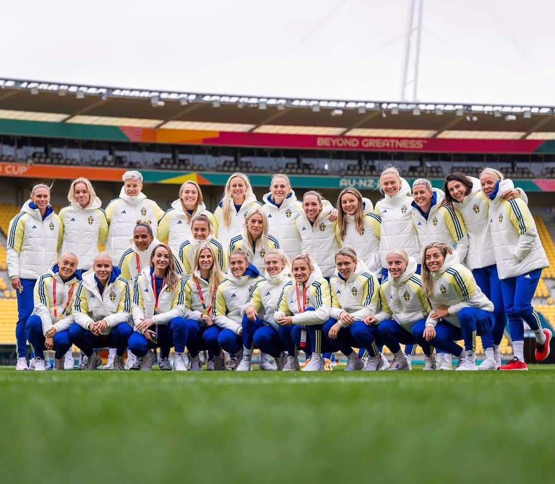 ソフィア・ヤコブソンのインスタグラム：「Tomorrow it’s go time! 🇸🇪💪」
