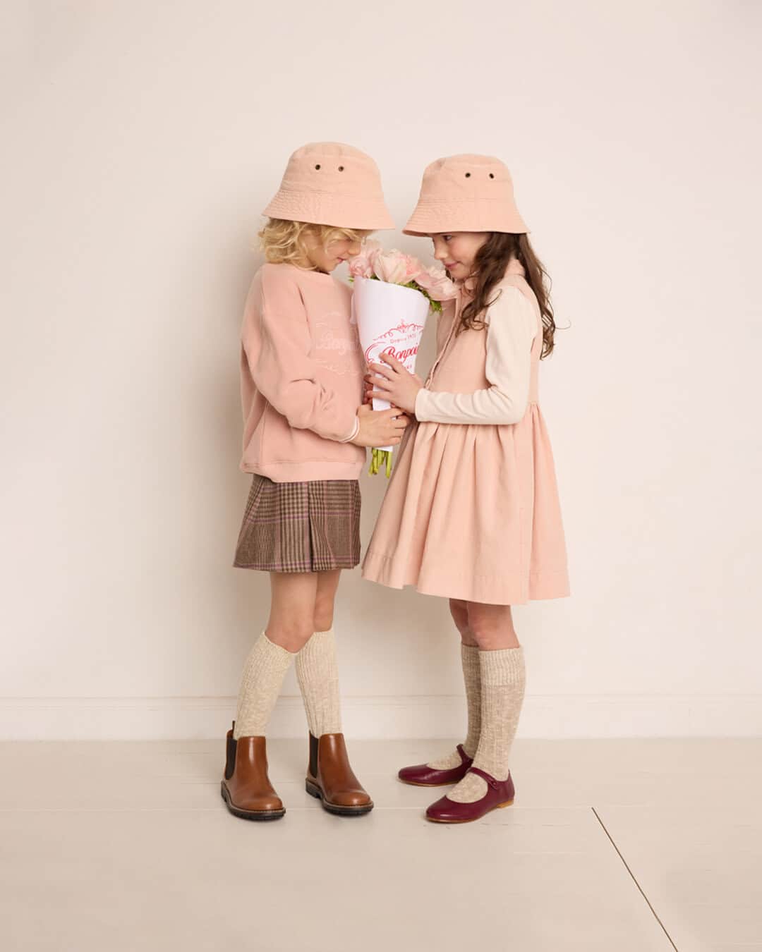 bonpointのインスタグラム：「New Bonpoint FW23 | La vie en rose. ​ Tender, elegant, romantic... pink has that 'je ne sais quoi' that inspires the house. Its various tones pair like best friends. 💕​  #Bonpoint #NewCollection」