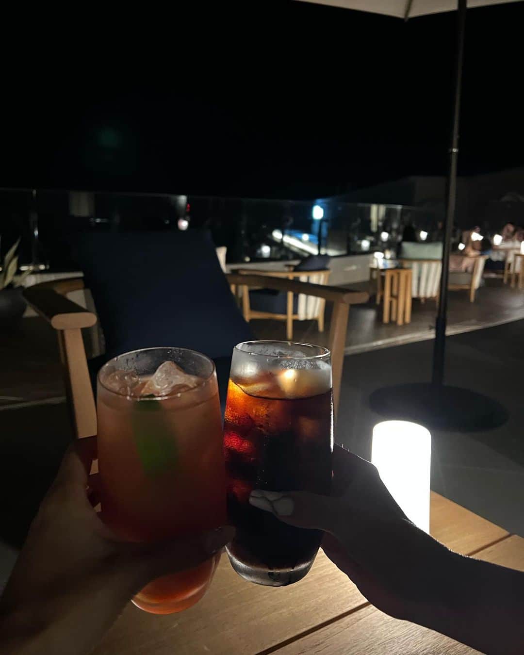 RINAさんのインスタグラム写真 - (RINAInstagram)「_ どこ行っても絶対ノンアルの人🍹 HOTELのROOF TOP BAR ...