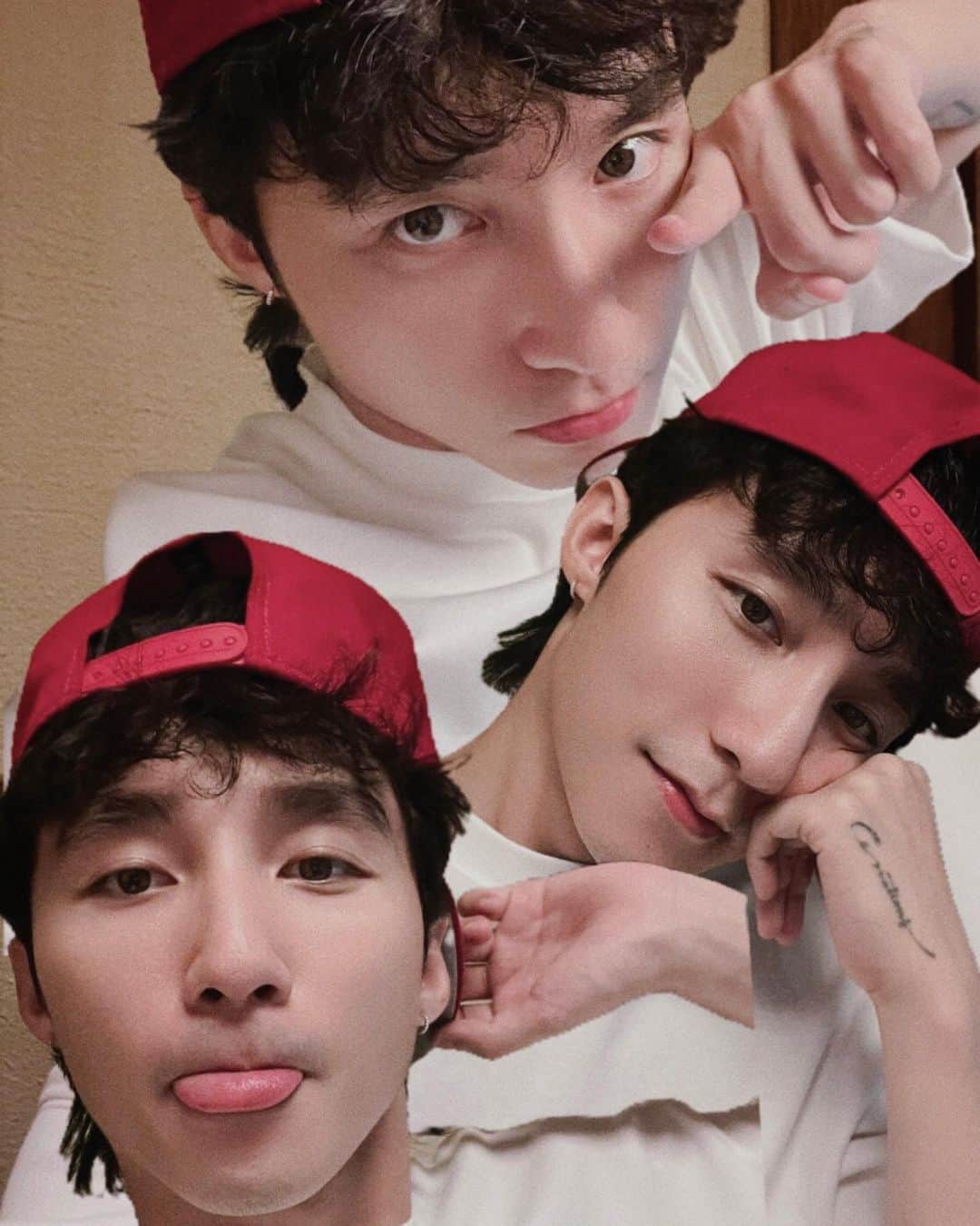 のインスタグラム：「I heard that you like boys with curly hair 🌝」