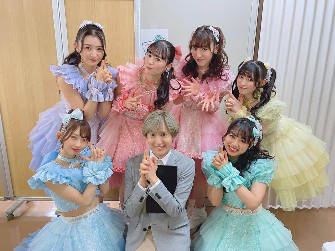 末吉9太郎のインスタグラム：「どの写真もただの特典会で草  NHK Eテレ「沼にハマってきいてみた」 今夜20:45〜 軽率に観て🫶」