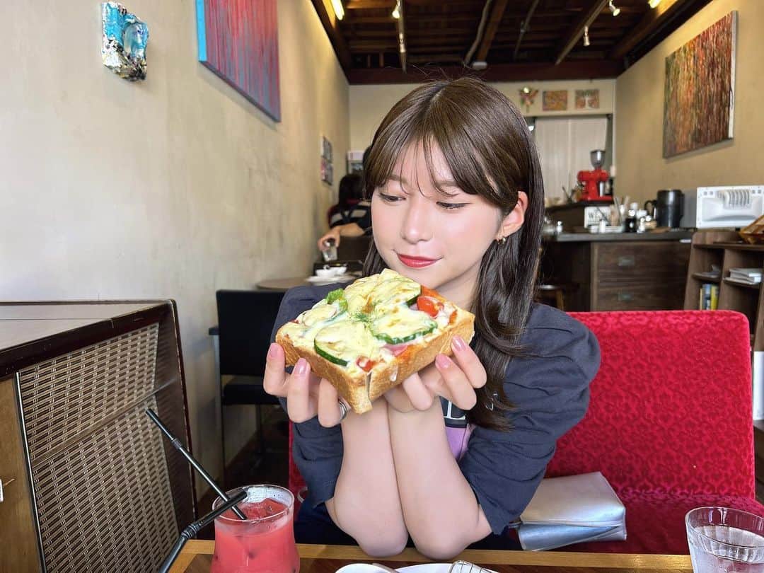 藤原あずさのインスタグラム：「. お久しぶりキンバリー🍞🍕✨ 最高の朝活すぎ！！  #喫茶キンバリー  #岡山 #岡山カフェ #岡山グルメ  #岡山喫茶店 #カフェ #カフェ巡り  #グルメ #玉野カフェ #パン  #トースト #🍞」