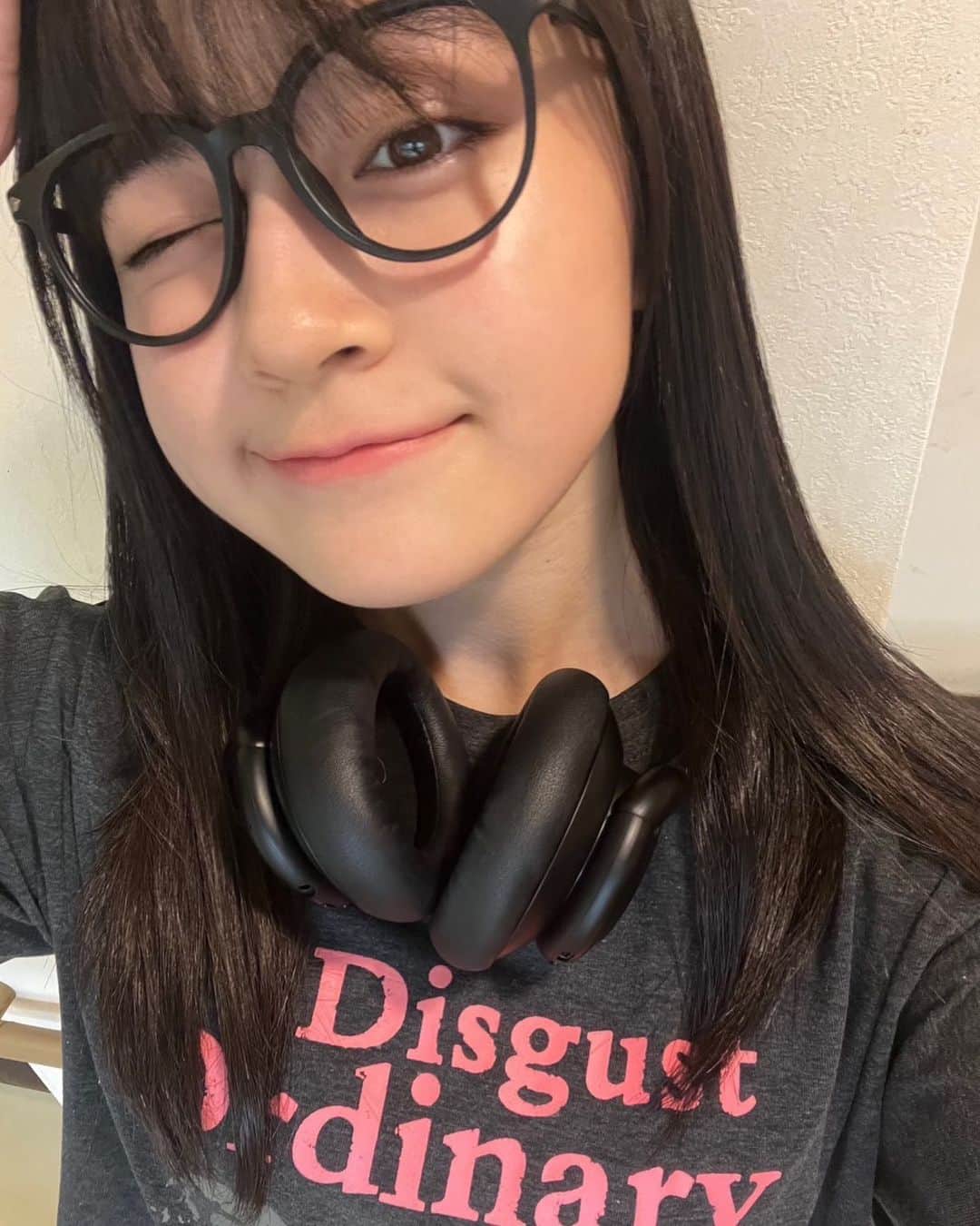 のインスタグラム：「. ドラマの撮影頑張ってるよ~  すごく明るく楽しい現場なんです！ お芝居の勉強も沢山させていただいています★  この素晴らしき世界[すばせか]、 楽しみにしていてください💕  #足川結珠 #この素晴らしき世界 #すばせか #ゆず #07」