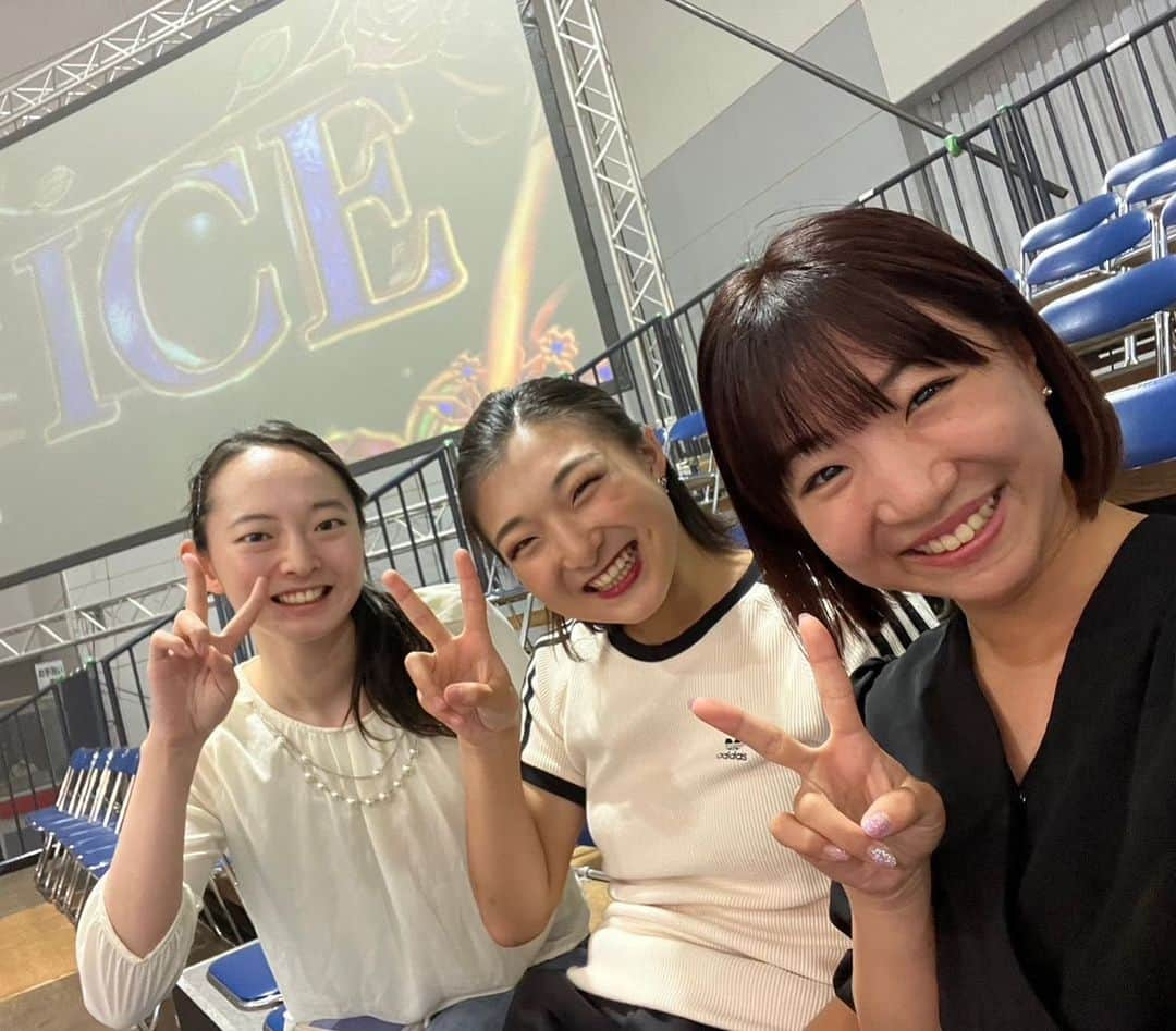 大庭雅さんのインスタグラム写真 - (大庭雅Instagram)「THE ICE 2023⛸️✨  今日は、練習とトレーニングの後に 世界トップレベルのフィギュアスケートを観ました。 本当に素晴らし過ぎました💫 とても刺激になりもっと私も頑張ろうと思えました❤️‍🔥  声をかけて下さった方もありがとうございました♪  素敵な時間を過ごすことができました⛸️  ＿＿＿＿＿＿  舞依ちゃん、花織ちゃん、明日香ちゃんにも会えました🥰  #THEICE」7月22日 20時38分 - miyabi_oba