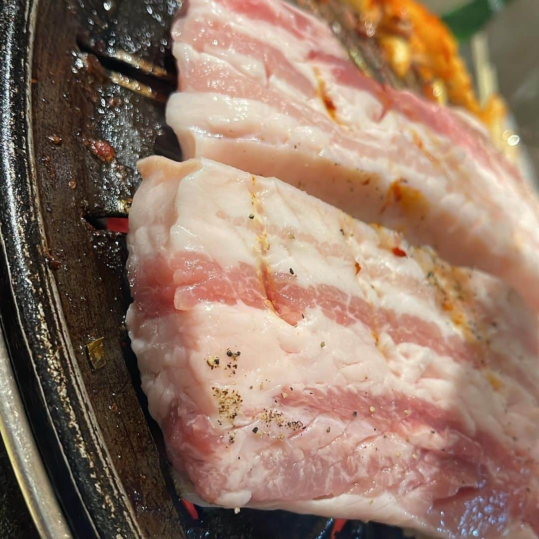 佐藤祐市のインスタグラム：「また肉だー！」