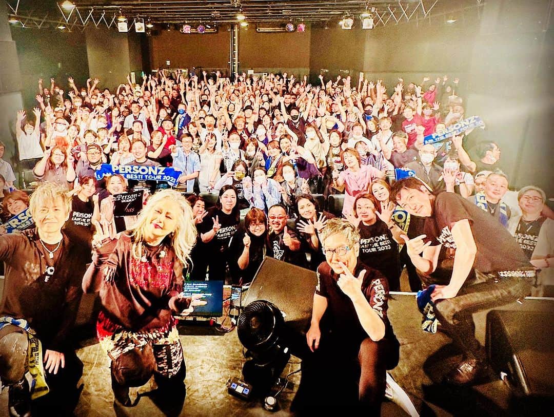 JILLのインスタグラム：「4年振り、仙台ライブ終了❣️ すんごいノリだったよぉ。 THANX💕.   7月22日-仙台rensaホール 7月23日_函館金森ホール —————————————- PERSONZ「I AM THE BEST TOUR」 6月18日_高知県立県民文化ホール グリーンホール 6月24日_札幌CUBE GARDEN 7月02日_ヒューリックホール東京 7月22日-仙台rensaホール 7月23日_函館金森ホール 8月04日_名古屋ダイアモンドホール 8月05日_大阪クラブクワトロ 8月11日_新潟LOTS 8月12日_高崎芸術劇場スタジオシアター 8月26日_福岡電気みらいホール —————————————-  #jillpersonz  #personz  #youtubepersonzチャンネル #note  #jillpersonz  #エアプレ #JILLプレ #ラジオ高崎 #三味線jill屋」