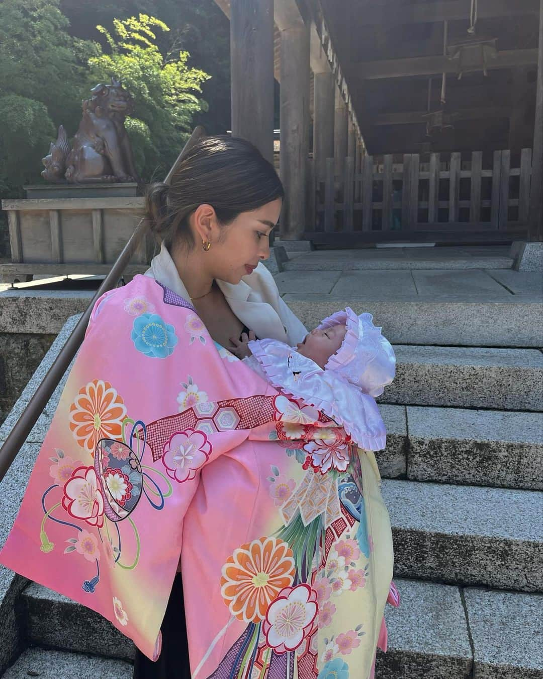 Airi Shibuyaさんのインスタグラム写真 - (Airi ShibuyaInstagram)「#お宮参り ⛩️ . . 健康にスクスク育ってね👶🏼✨ . #赤ちゃん#生後1ヶ月#女の子ベビー#6月生まれ」7月22日 20時46分 - _airi088