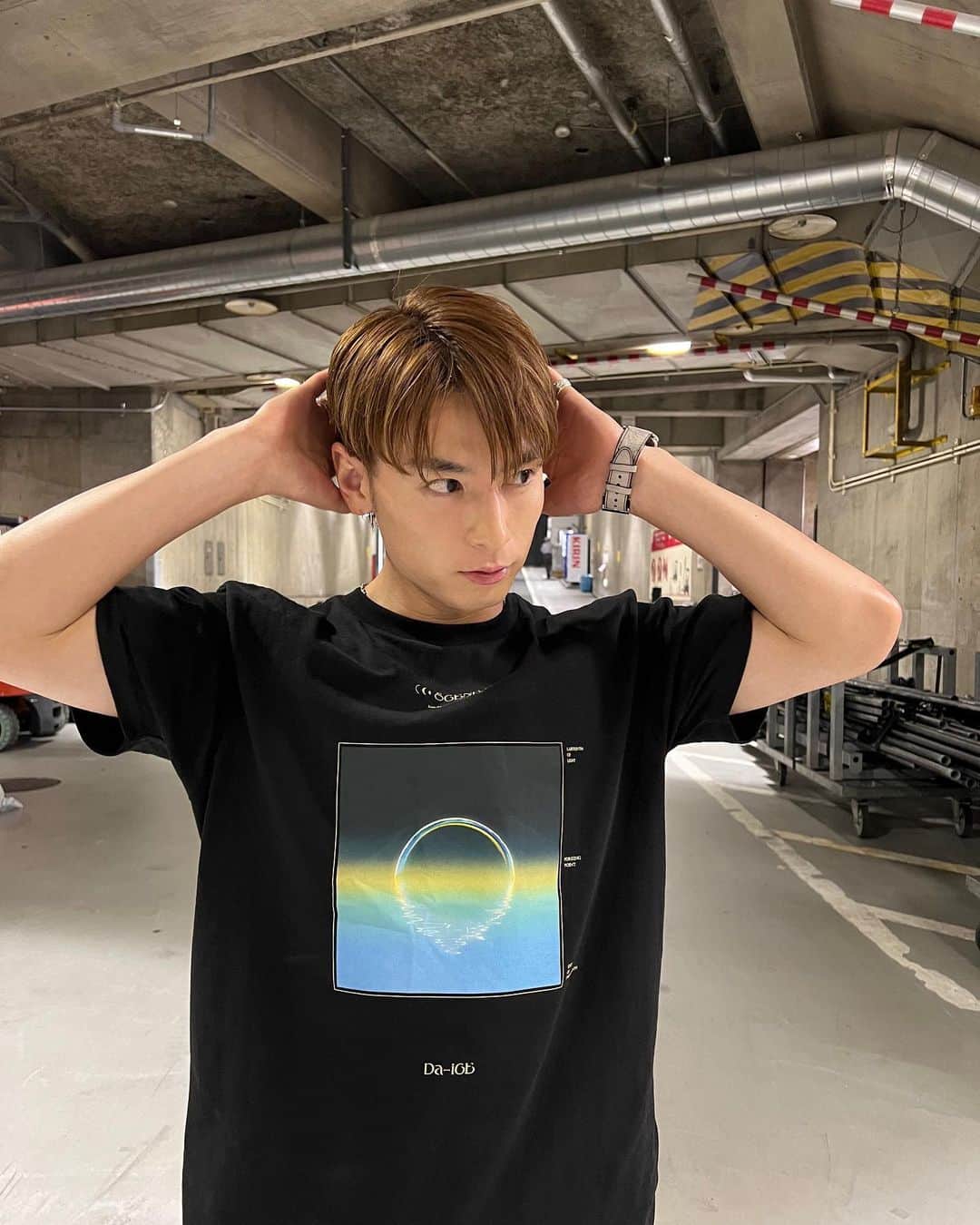 小見山直人 のインスタグラム：「🙋‍♂️✨ 「Da-iCE ARENA TOUR 2023 -SCENE-」大阪公演 オープニングアクトとして参加させていただきました🙇‍♂️✨ こうしてパフォーマンスができる機会を与えていただけて本当に感謝の気持ちでいっぱいです。 ありがとうございました🙇‍♂️✨✨  今日がオープニングアクト最後のパフォーマンスやったのに悔しいステージになってしまった… 悔しすぎる🤦‍♂️ まだまだ頑張らないと リハでめちゃくちゃ上手くいったから安心してしまってたのかもなー🤦‍♂️ 気を引き締めて頑張ります！」