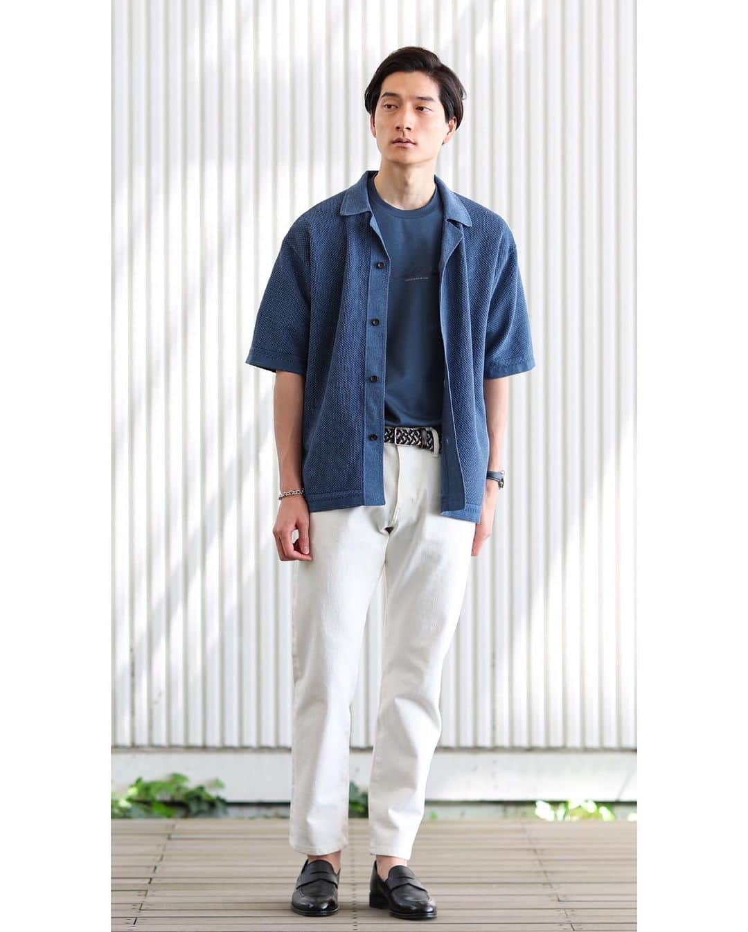 のインスタグラム：「【Recommend Item】 シャツ感覚でさらりと羽織りたい、清涼感のあるサマーニットカーデ。 Tシャツの上からさらっと羽織るだけで、清涼感ある大人なサマー・スタイリングをお楽しみいただけます。   今すぐ着れて、初秋のまだ暑い時期まで、幅広いシーンで活躍する1着。 豊富な6色のカラーバリエーション。ぜひ、お気に入りのカラーを見つけてください。   「スポンディッシュ ニットシャツ」 No. 070-16045 ¥17,600-(tax in) ⁡ ⁡ ⁡ ⁡ ⁡ #TAKEOKIKUCHI #2023Summer #MENSFASHION #MENSWEAR #MIDSUMMER #タケオキクチ #2023夏 #メンズファッション #夏スタイル #シャツ #羽織 #ニット#洗える」