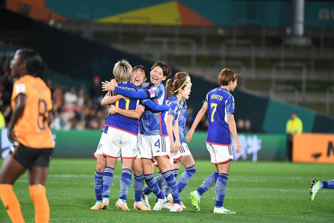 熊谷紗希さんのインスタグラム写真 - (熊谷紗希Instagram)「Good start 👏🏻3️⃣ points 💪🏻 Focus on the next 🔥👊🏻 みんなナイス🤜🏻🤛🏻 次も全員で勝ちに行きます👊🏻 次に向けていい準備を🫡 現地、そしてテレビでもたくさんの応援本当にありがとうございました📣🙏🏻 @japanfootballassociation  #FIFAWWC #fifawwc2023 #なでしこジャパン #nadeshiko」7月22日 21時00分 - kumagai1017