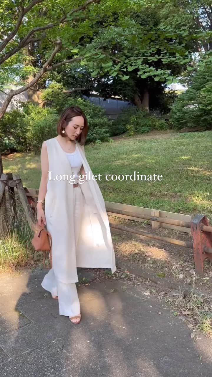星玲奈のインスタグラム：「今日の夕方のちょこっとインスタライブでもご質問いただいたコーデ❤️ 全身はこんな感じでした😁 ユニクロのタンクに、 @classicalelf_official のロングジレを✨（私のはアイボリーMサイズに😌） ジレがリネンライクな素材だったので ボトムもリネンのものにして、ちょっとセットアップ風に❤️ 全部アイボリー系にトーンを揃えるのも好き☺️ Tシャツやタンクトップにさらりと羽織るだけで こなれたコーデになるジレ。 素材を選べば夏でも涼しく着られる🙆‍♀️ 100%リネンよりシワになりにくいのも嬉しい❤️ ショート丈よりもロングだと より大人な印象☺️  追記、、リールの作成の仕様が変わっていて おかしなことになってしまいました🥹💦無音の動画の後に音楽流れてます… お見苦しくすみません🙏💦  ・ #クラシカルエルフ #classicalelf #エルフコーデ #タイアップ #uniqlo #gu #zara #ユニクロ #ジーユー #ザラ #zozo #zozotown #zozo購入品 #zozotown購入品 #ジレベスト #ロングジレ #ロング丈#大人コーデ #大人カジュアル #プチプラ #プチプラコーデ #着回しコーデ」