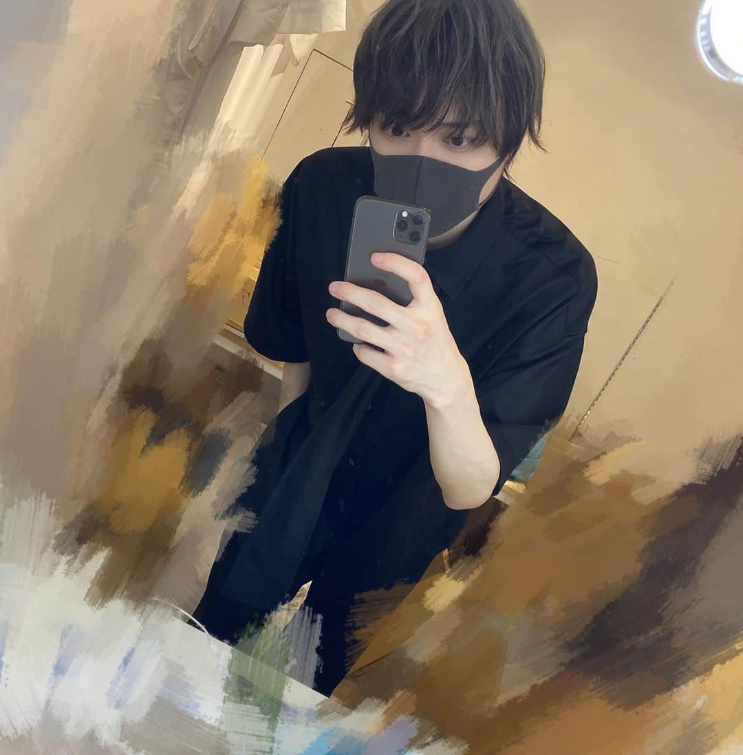 そらびびのインスタグラム：「ラプアマーレのポップアップイベント1日目アーザス  #服 #rapamare」
