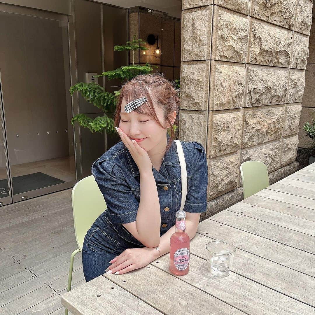 夏井さらさんのインスタグラム写真 - (夏井さらInstagram)「🍋🎀  初めて飲んだローズレモネード＾＾♡  炭酸苦手なのでちびちび飲みした  . . . #池袋カフェ #池袋グルメ #hotelhisoca #leja」7月22日 21時22分 - sara_natsui