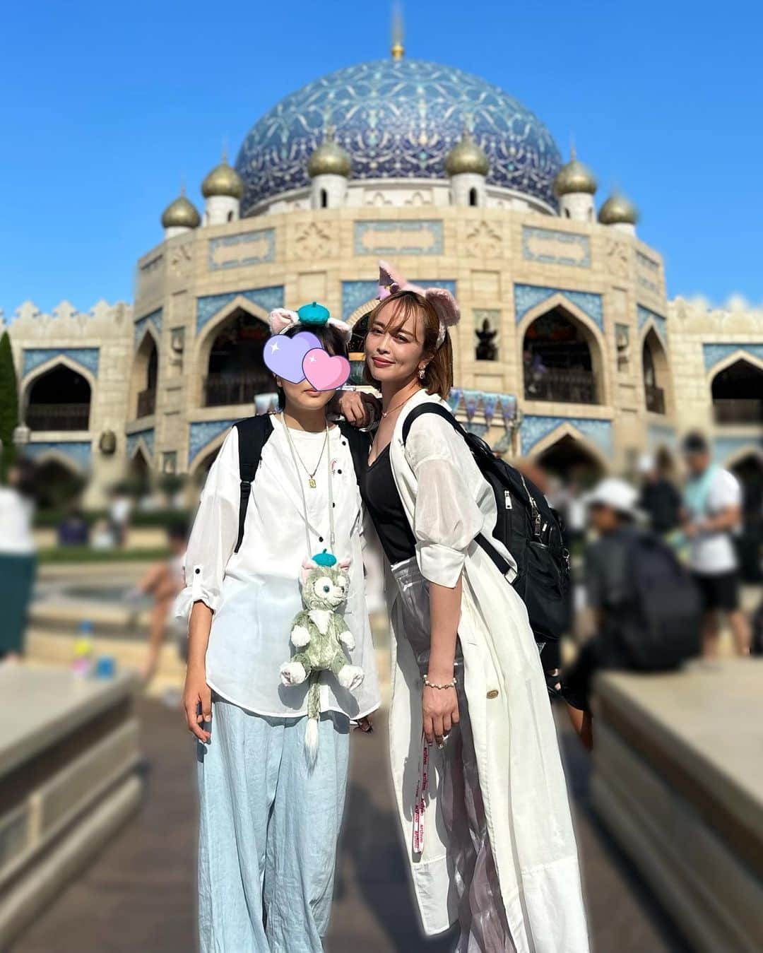 板橋瑠美のインスタグラム：「Birthday sea❤︎  たくさんのお祝いコメント本当にありがとうございました💓  おかげさまで親子共々元気に幸せにすごせてます^ ^  二人三脚だけど周りの家族や友達に助けられて、本当に支えられここまで来れました❤︎  大人になった娘とは、2人では久しぶりでしたが、 本当お姉さんになった！！  友達とSea来たみたいに楽しすぎた💓ꉂ笑꒱  小さい時、小2.小5の誕生日にお祝いディズニーしにきてる思い出の写真を並べてみます^ ^  なんだか考え深いです💓  たくさんDisney来てるけど、2人でDisneyくるのが1番思い出があります^ ^  また改めてゆっくりアップしまーす^ ^  15歳おめでとう💓」