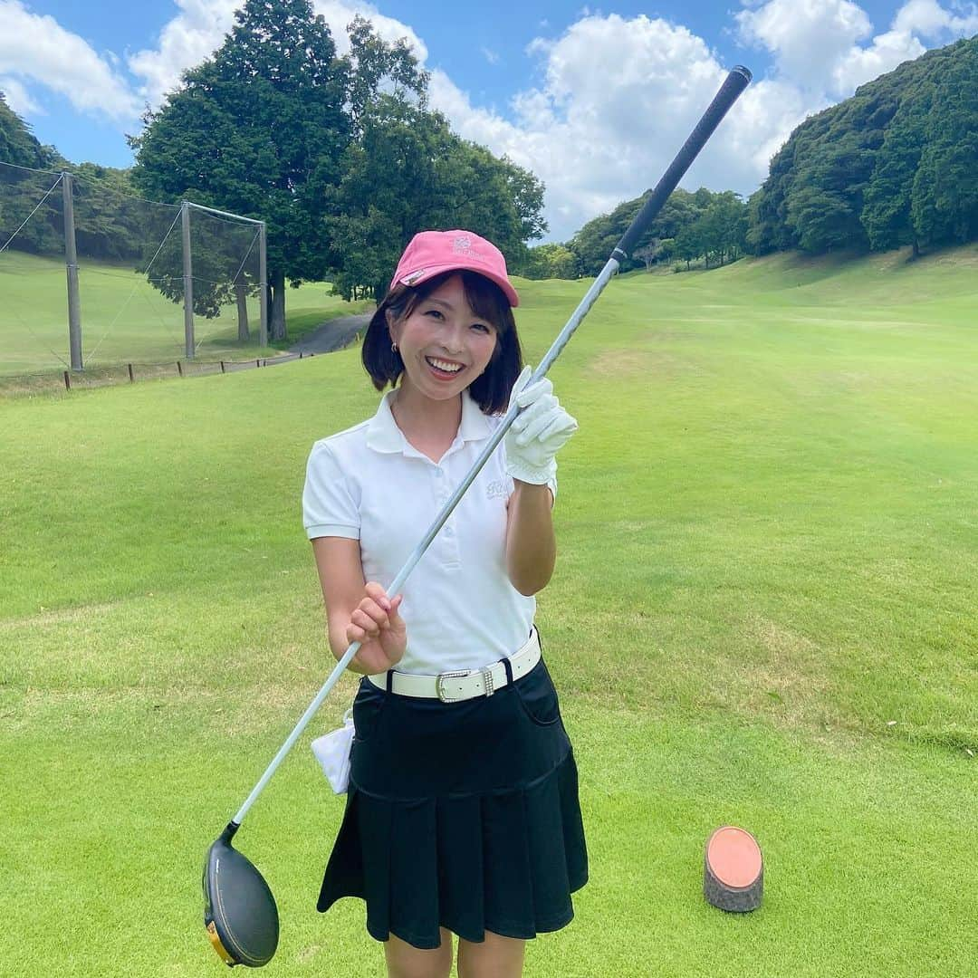 小尾渚沙さんのインスタグラム写真 - (小尾渚沙Instagram)「ドライバーを新調しました⛳️💕  なんとベストスコア更新！！ これまでの「115」から「114」になりました✌️笑 たった一打ですが、私にとっては大きな一打😭👏  今年中に110を切るのが目標です‼️ 目指せ109😎‼️💪🏼笑 . . #スワイプしてね 👉 #ゴルフ #ゴルフ女子 #小尾ールタイム #趣味  #休日 #ゴルフうまくなりたい  #スイング動画 #上総富士ゴルフクラブ」7月22日 21時20分 - obi_nagisa