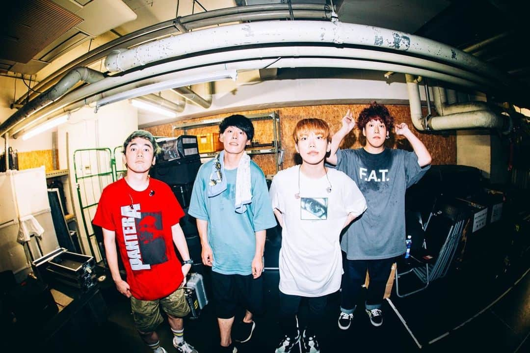 KOUHEIさんのインスタグラム写真 - (KOUHEIInstagram)「2023.07.21 名古屋DIAMOND HALL 『KANA-BOON "Jack in tour 2023"』 KANA-BOON誘ってくれてありがとう！ フェスで会ったり、一緒にゲームしたりした事あった関係だったけど昨日めっちゃちゃんと話せて仲良くなりすぎた😌 相変わらずいい奴らやしちゃんとロックバンドしてた😌 こいちゃんがツインペダルに興味持ってたから今後ドコドコやり始めたら俺の影響です😌🤞笑 ありがとうございました！  📸　@junpeihiyoshi」7月22日 12時28分 - kouhei04ls