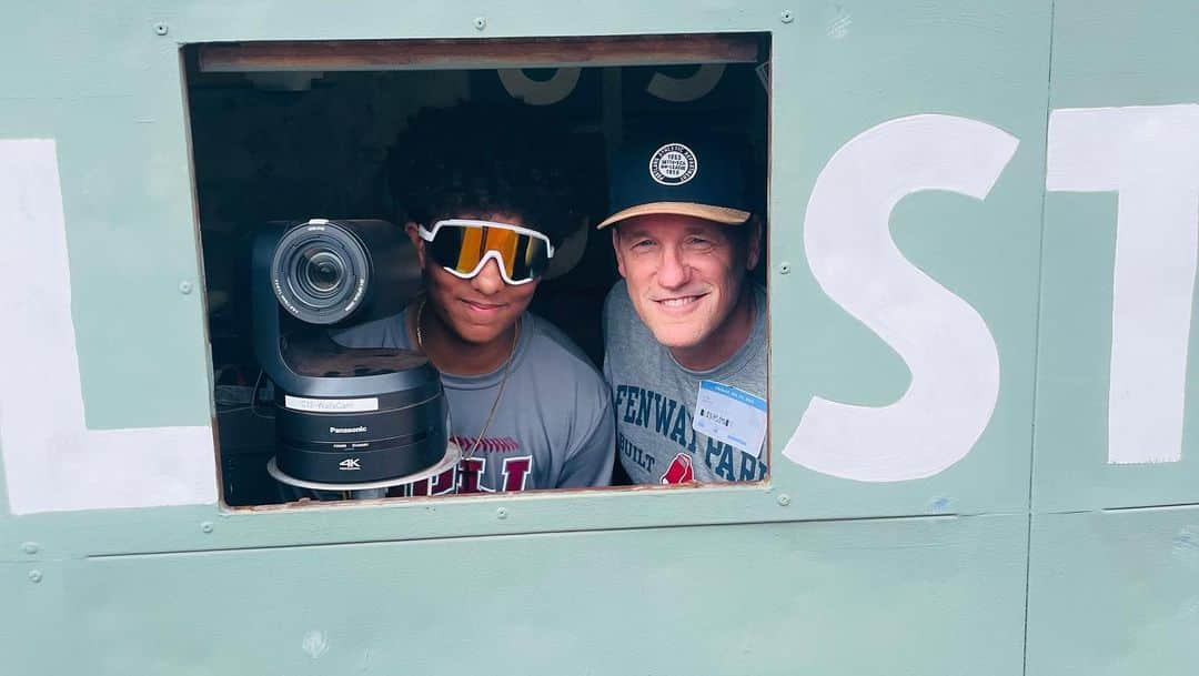 トム・ベリカさんのインスタグラム写真 - (トム・ベリカInstagram)「Alright Boston. Here we go #dadsonroadtrip, Pt1,  cause there’s a lot here in the oldest stadium in the country. Got to go behind the scoreboard:)Thanks to #ColinBurch @therealmikeomalley #AllyceNajimy @redsox. Appreciate the #Boston love. Incredible atmosphere until the rain came in the 4th, postponing the game. Regardless, special place. @fenwaypark.  Pt2 coming up…」7月22日 12時37分 - tomverica